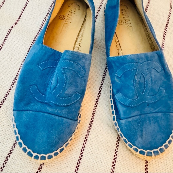 CHANEL blue suede logo espadrillea - Picture 2 of 13